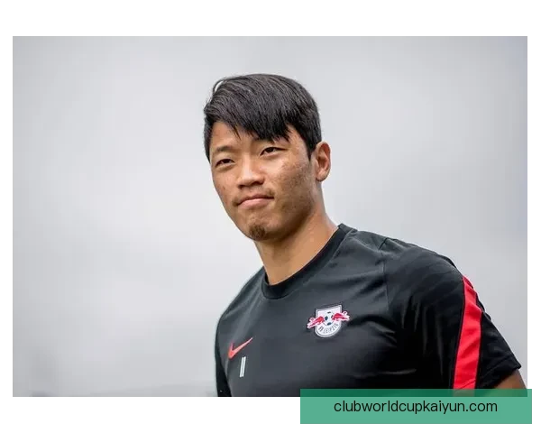 英超狼队续约黄喜灿，表现稳健备受关注